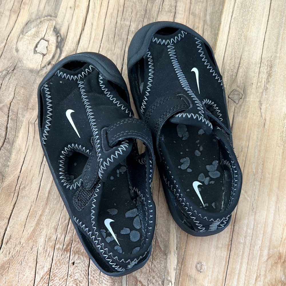 Nike-Toddler Shoes Size 7